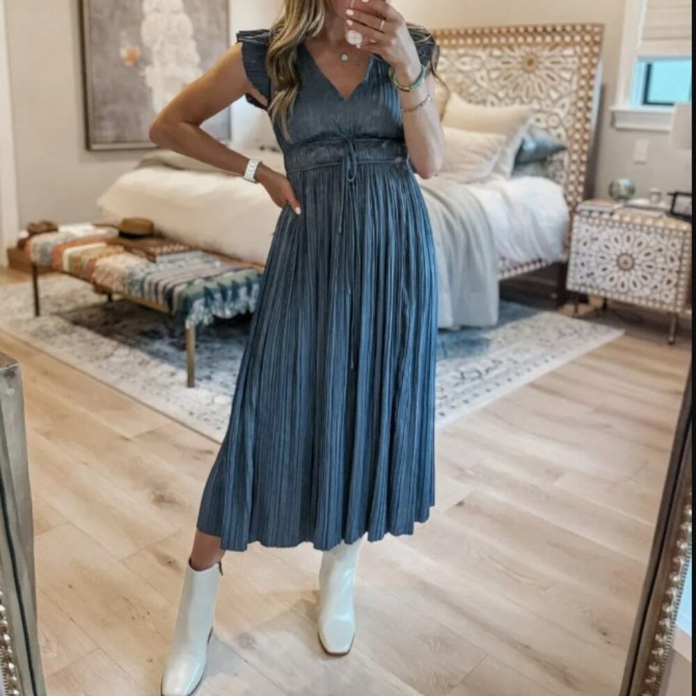 NWOT - Moon River Pleated Midi Dress in Teal, Size Large